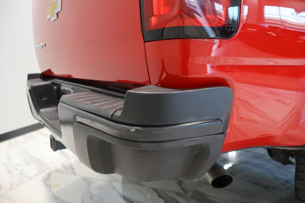 Photo 19 of this CHEVROLET COLORADO