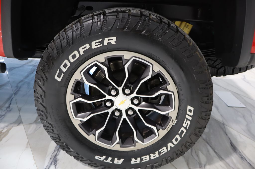 Photo 23 of this CHEVROLET COLORADO