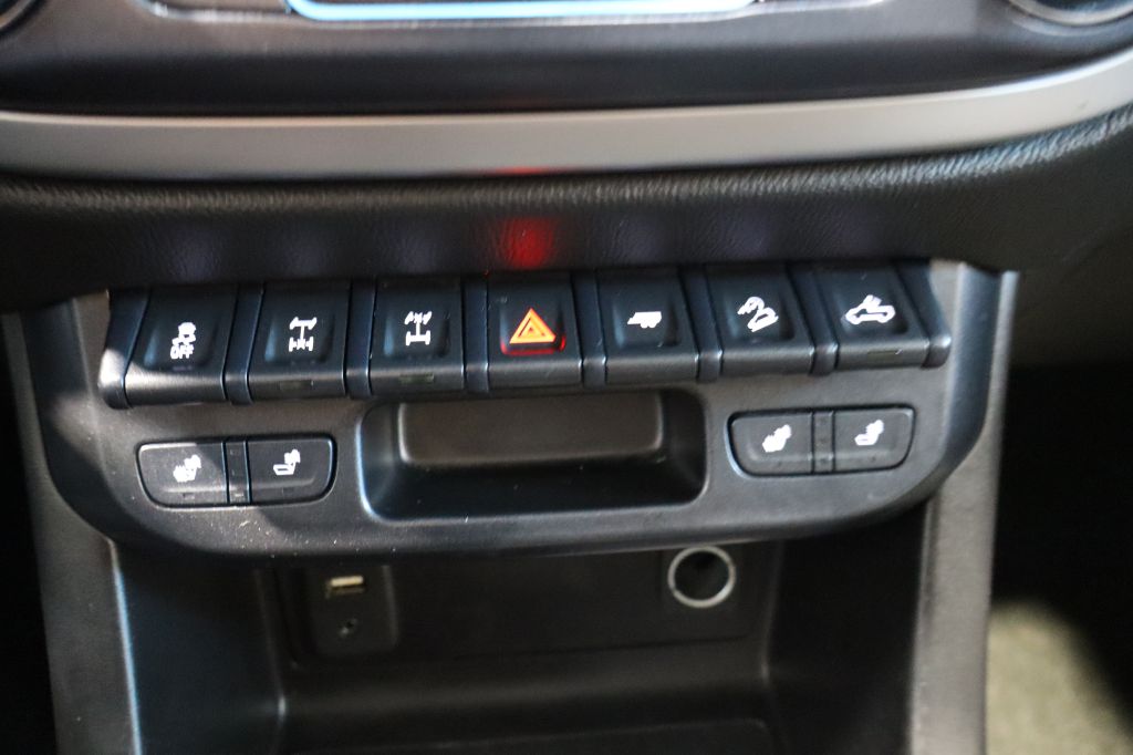 Photo 35 of this CHEVROLET COLORADO