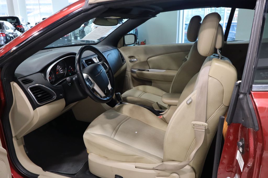 Photo 10 of this CHRYSLER 200