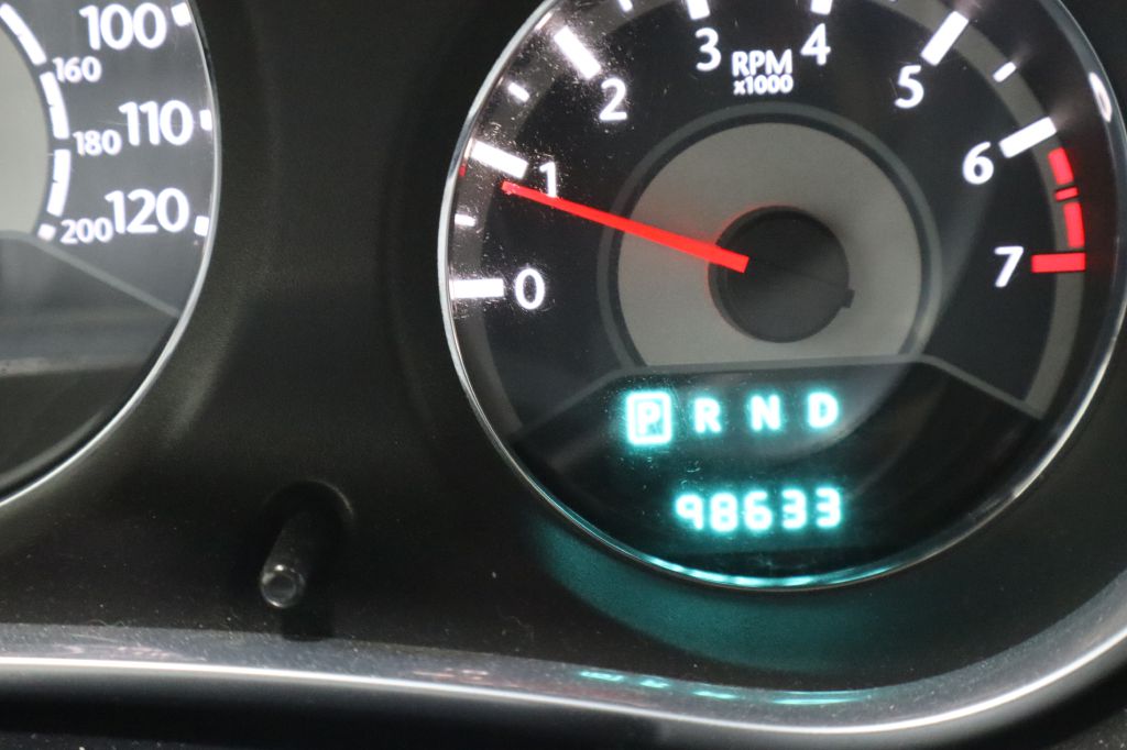 Photo 11 of this CHRYSLER 200