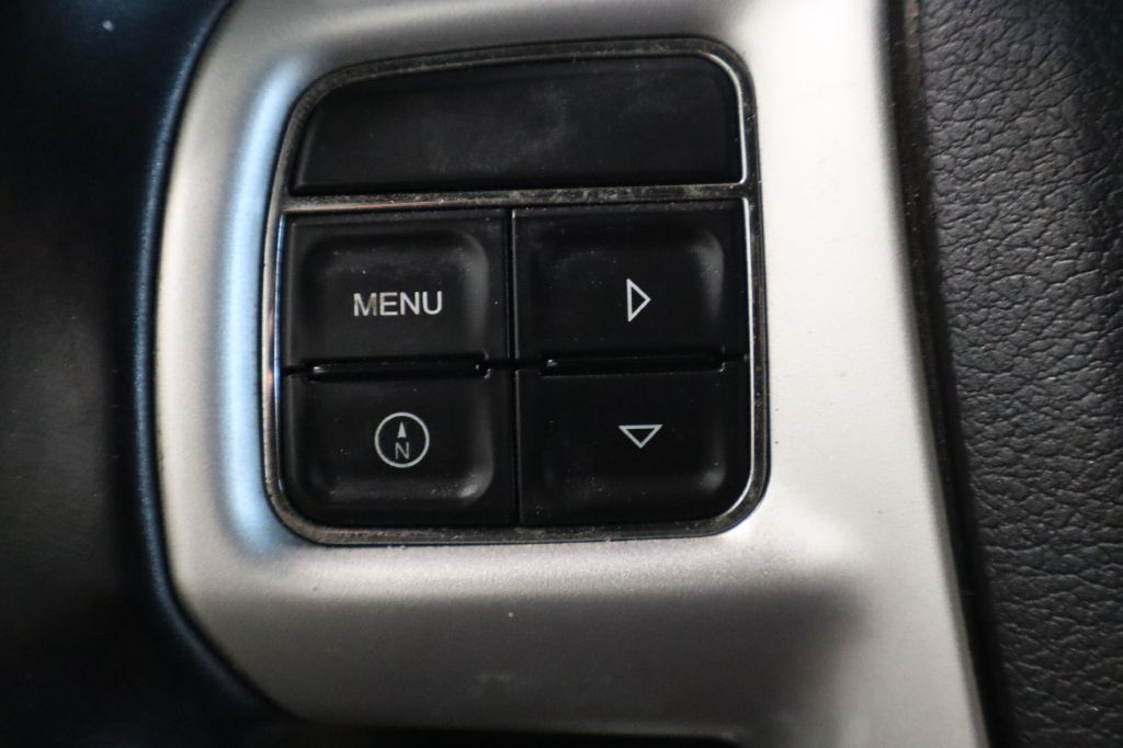 Photo 15 of this CHRYSLER 200