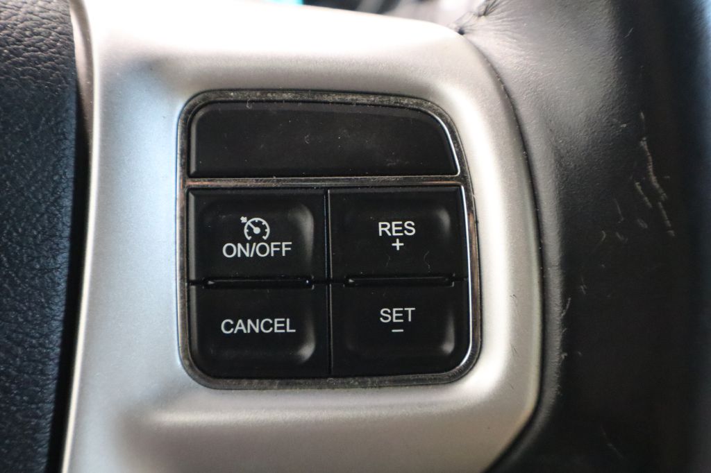 Photo 16 of this CHRYSLER 200