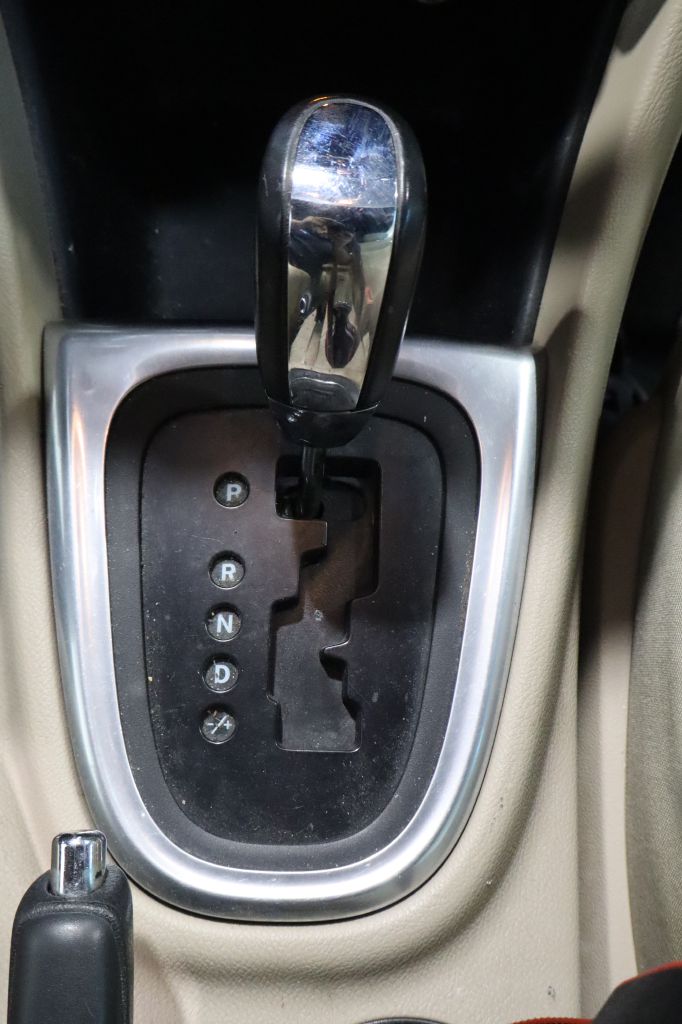 Photo 20 of this CHRYSLER 200