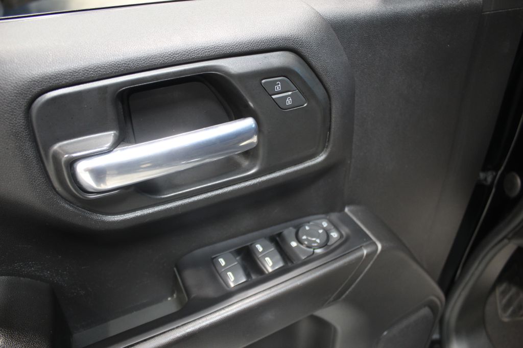 Photo 11 of this CHEVROLET SILVERADO 1500