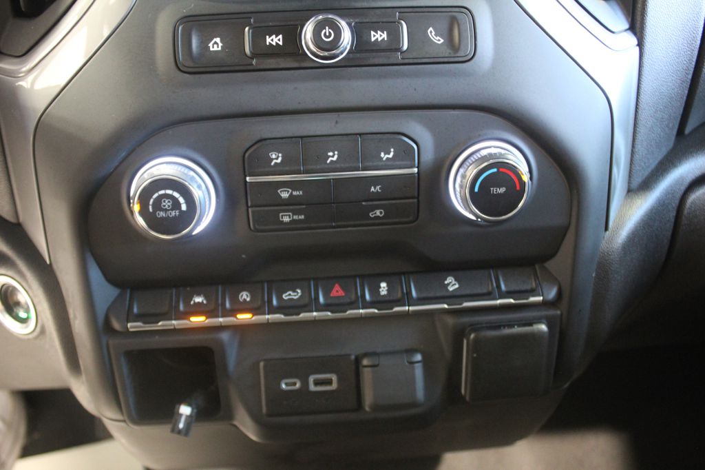 Photo 20 of this CHEVROLET SILVERADO 1500