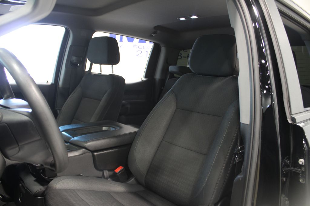 Photo 26 of this CHEVROLET SILVERADO 1500