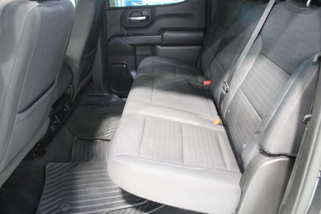 Photo 28 of this CHEVROLET SILVERADO 1500