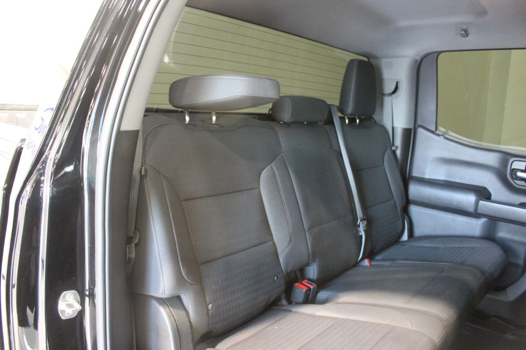 Photo 33 of this CHEVROLET SILVERADO 1500