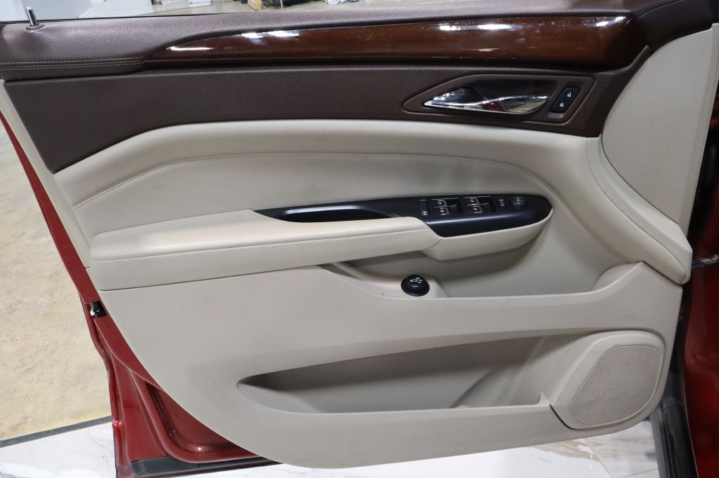 Photo 9 of this CADILLAC SRX