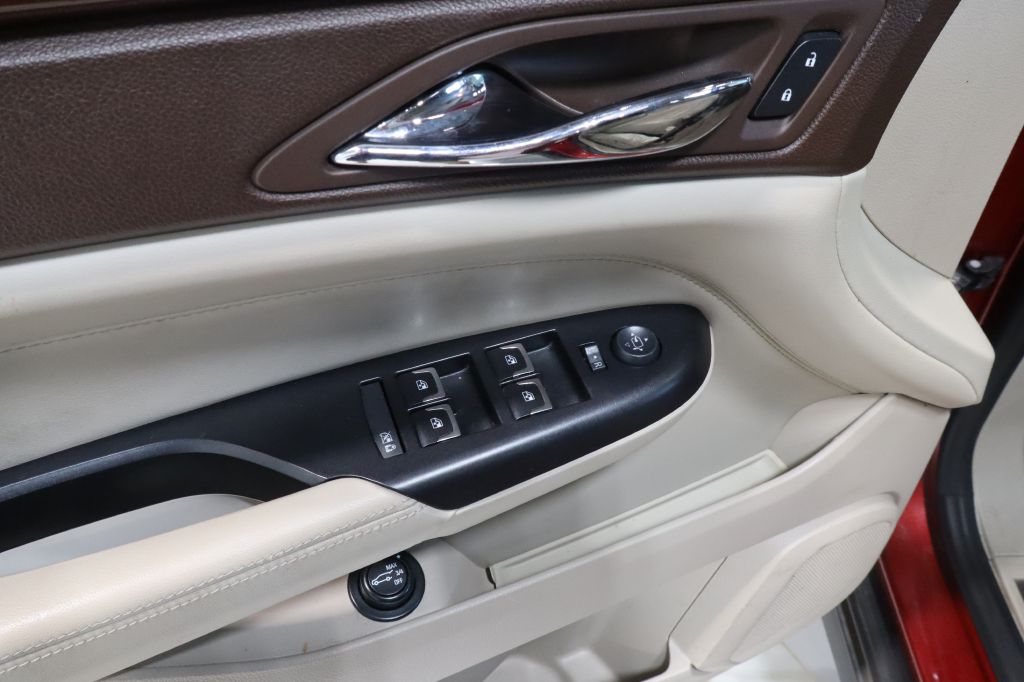 Photo 10 of this CADILLAC SRX