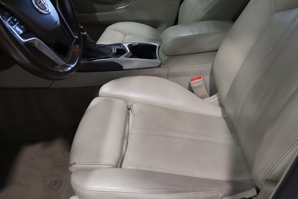 Photo 24 of this CADILLAC SRX
