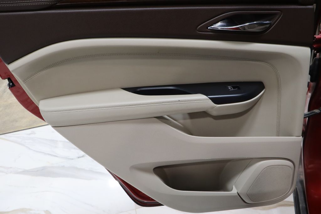 Photo 26 of this CADILLAC SRX