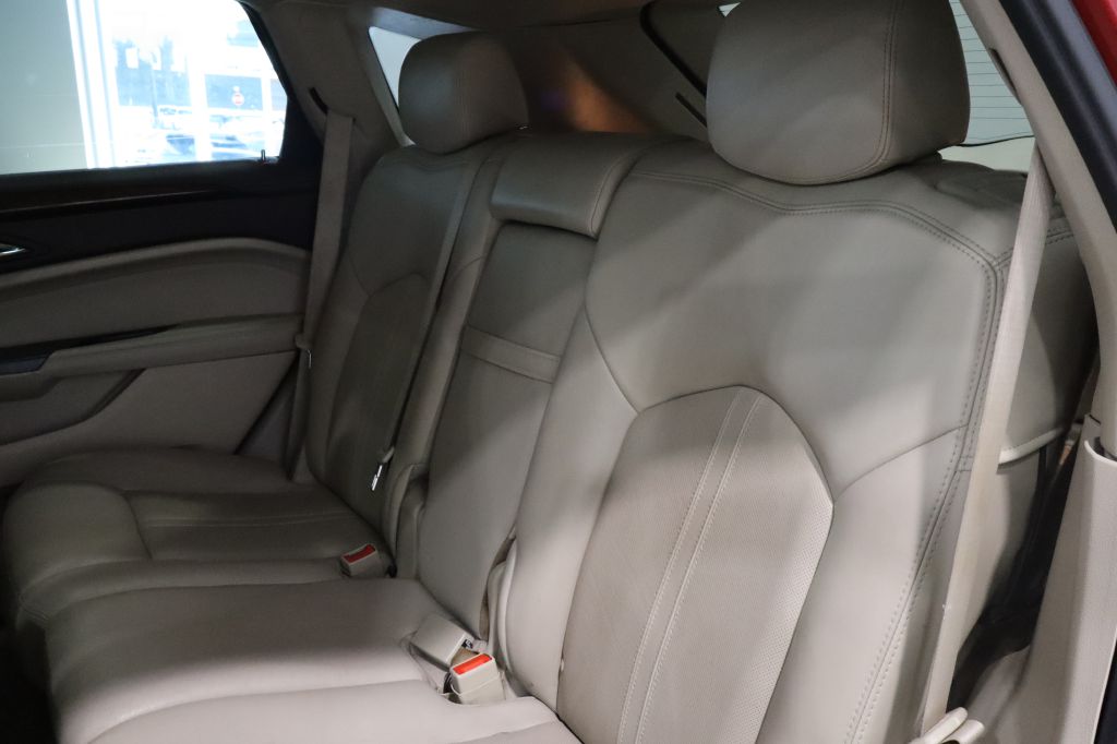 Photo 28 of this CADILLAC SRX