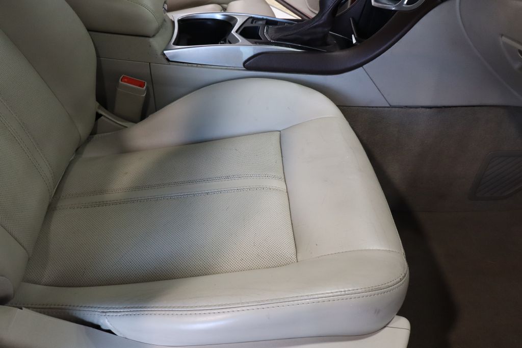 Photo 37 of this CADILLAC SRX