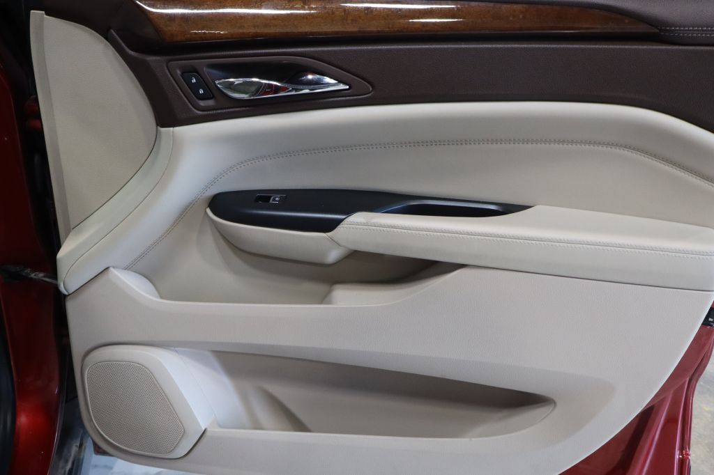 Photo 40 of this CADILLAC SRX