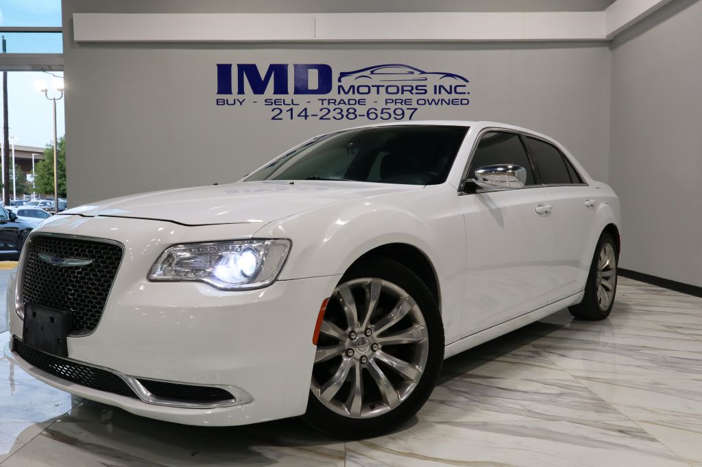 2019 CHRYSLER 300