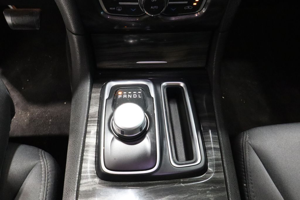 Photo 21 of this CHRYSLER 300