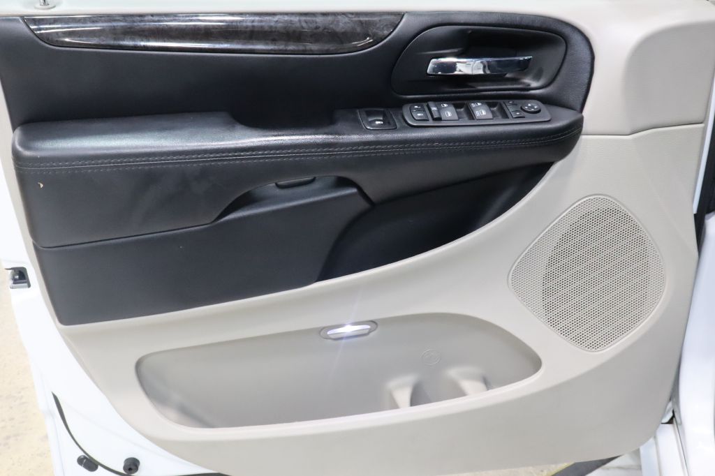 Photo 10 of this DODGE GRAND CARAVAN