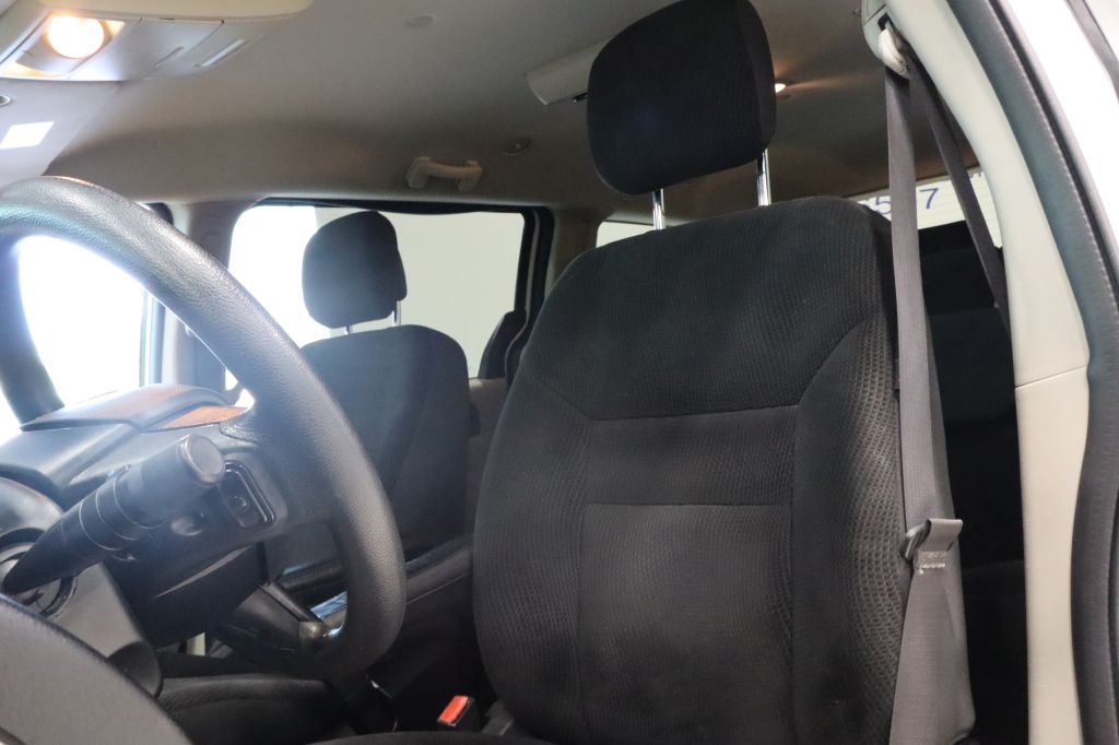 Photo 20 of this DODGE GRAND CARAVAN
