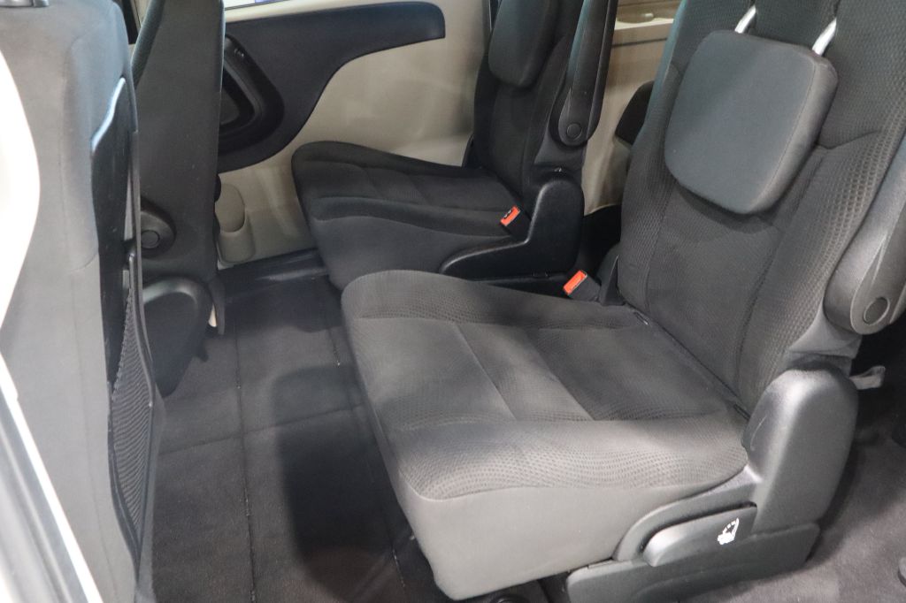 Photo 21 of this DODGE GRAND CARAVAN
