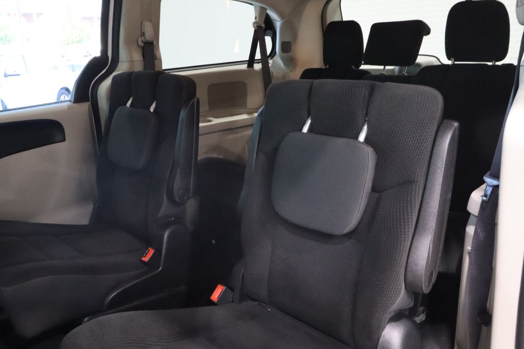 Photo 22 of this DODGE GRAND CARAVAN