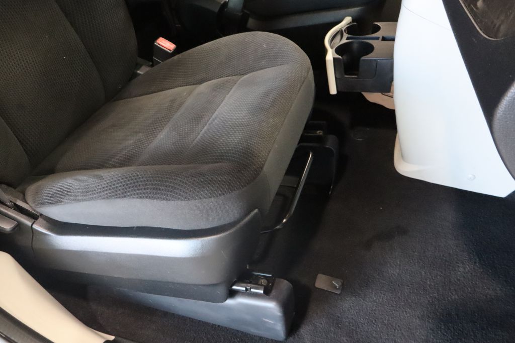 Photo 25 of this DODGE GRAND CARAVAN