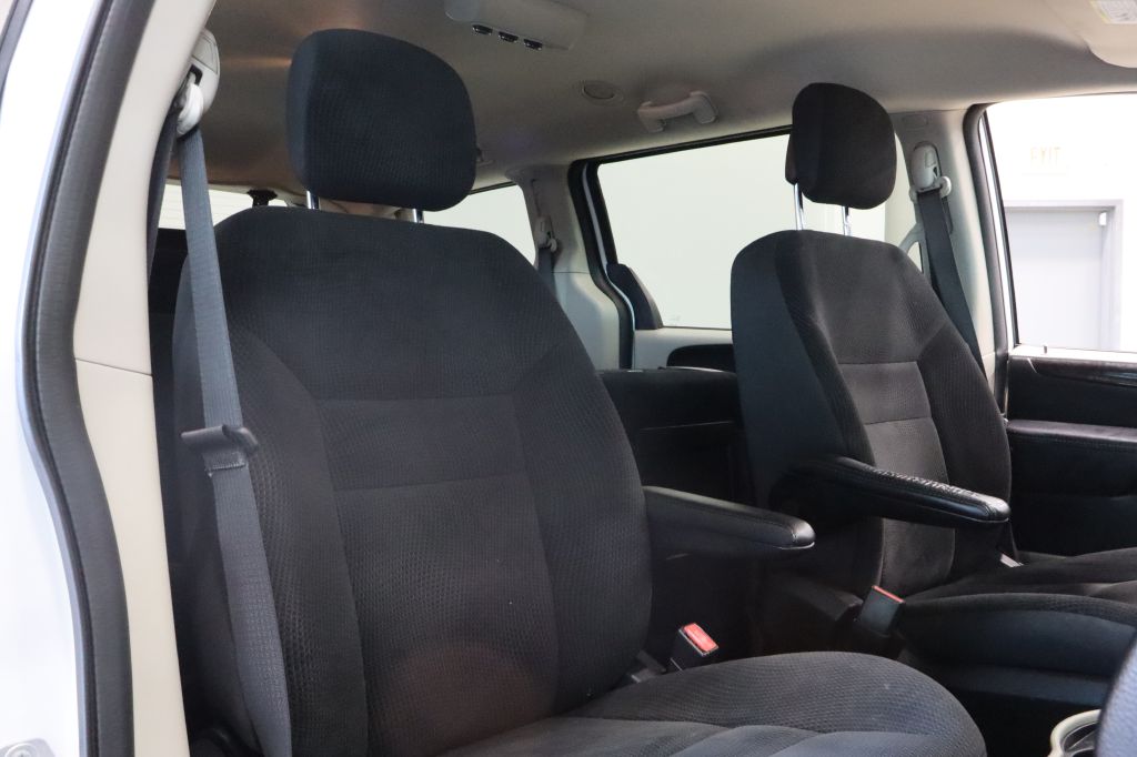 Photo 26 of this DODGE GRAND CARAVAN