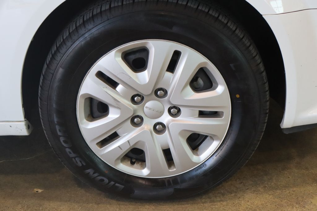 Photo 31 of this DODGE GRAND CARAVAN