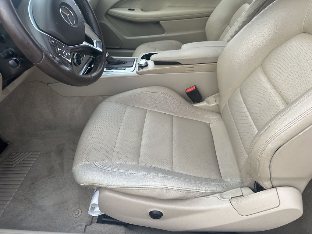 Photo 11 of this MERCEDES-BENZ C-CLASS