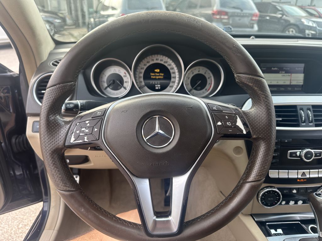 Photo 16 of this MERCEDES-BENZ C-CLASS