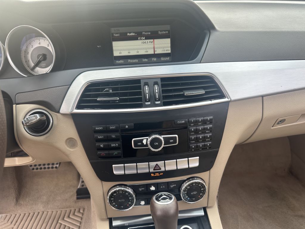 Photo 17 of this MERCEDES-BENZ C-CLASS
