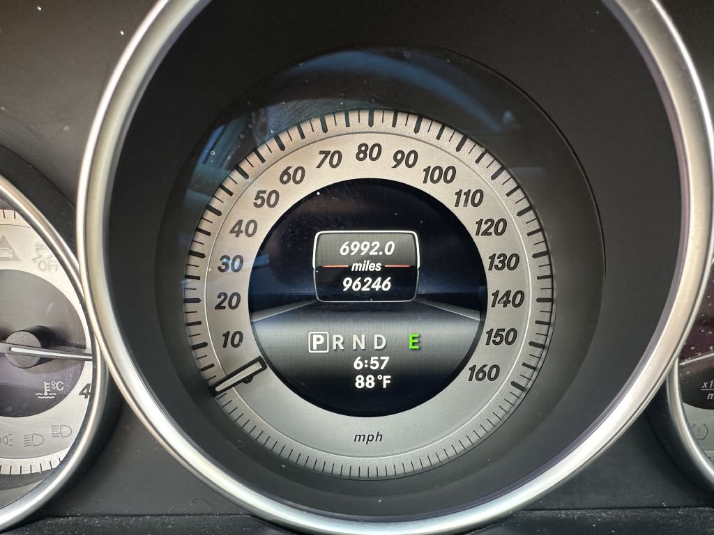 Photo 21 of this MERCEDES-BENZ C-CLASS