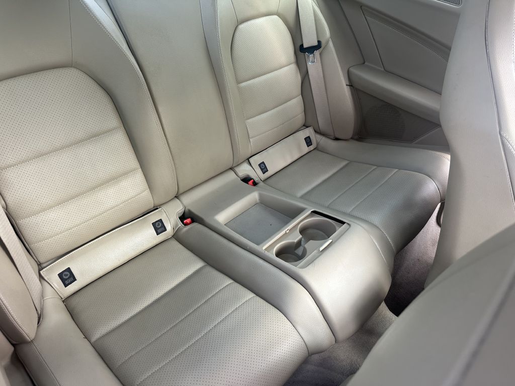 Photo 25 of this MERCEDES-BENZ C-CLASS