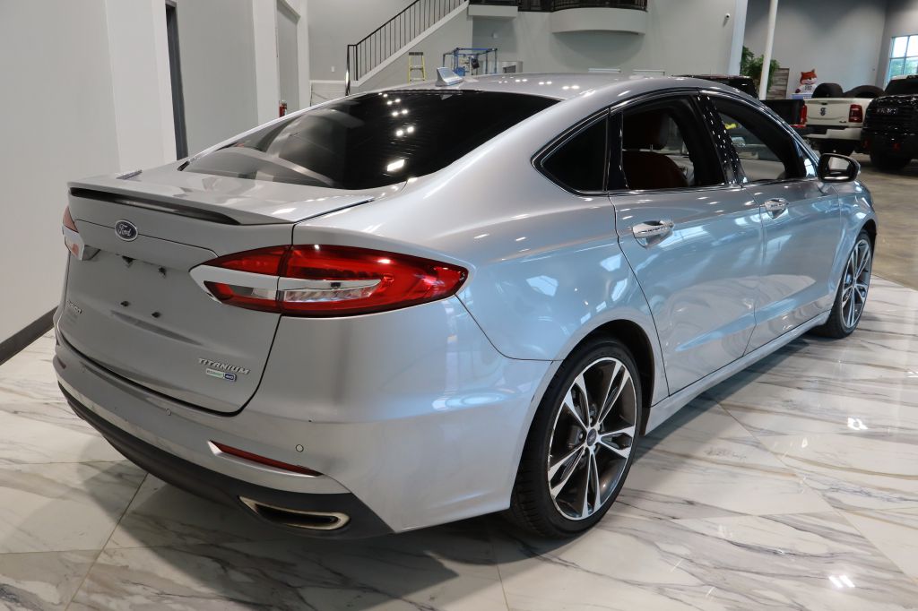 Photo 9 of this FORD FUSION