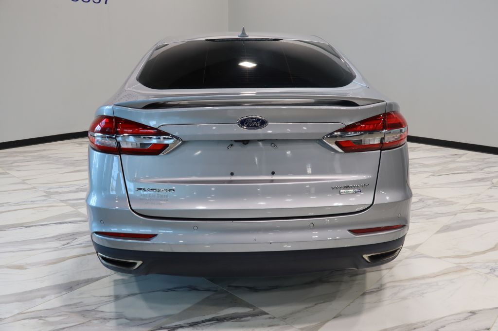 Photo 6 of this FORD FUSION