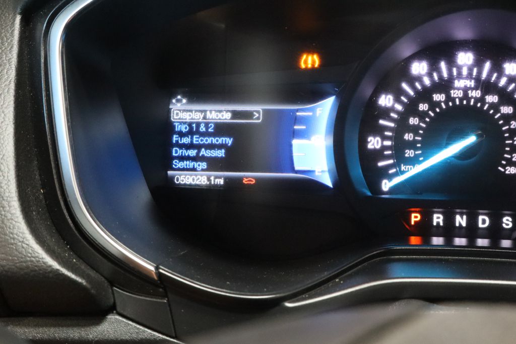 Photo 14 of this FORD FUSION