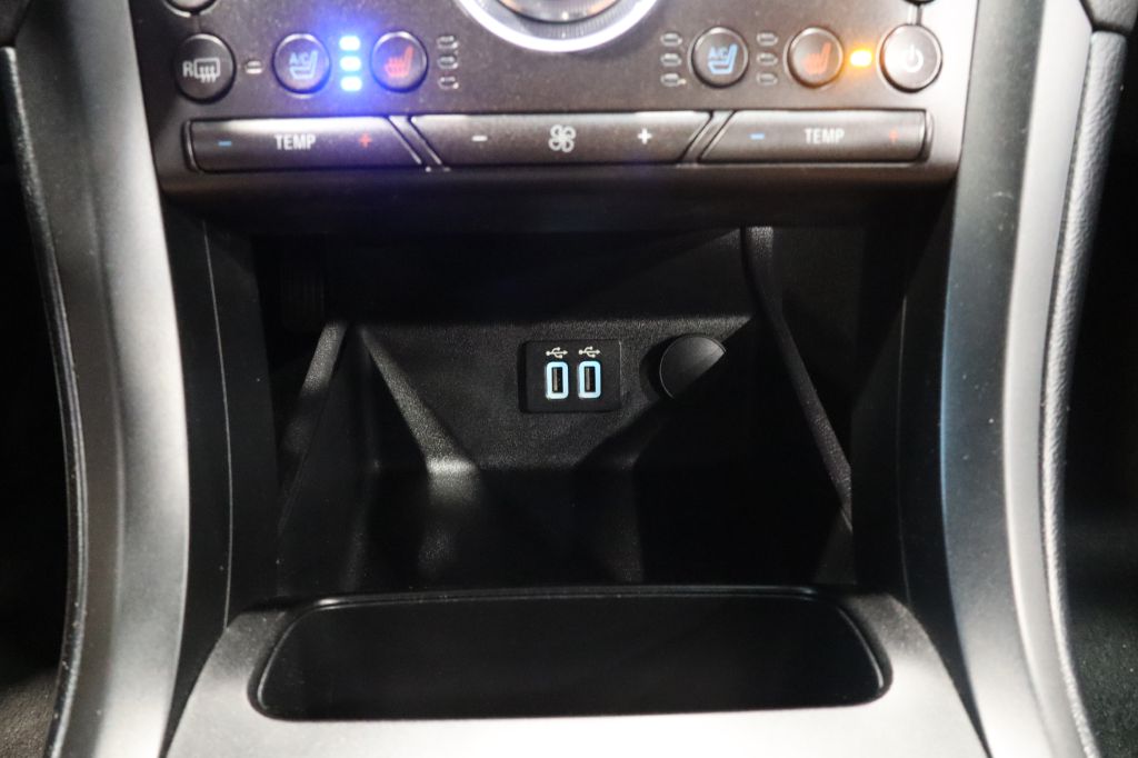 Photo 22 of this FORD FUSION