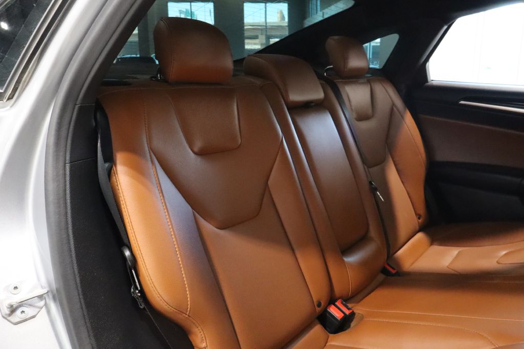 Photo 34 of this FORD FUSION