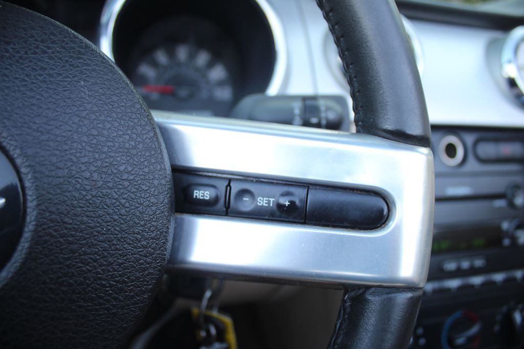 Photo 15 of this FORD MUSTANG