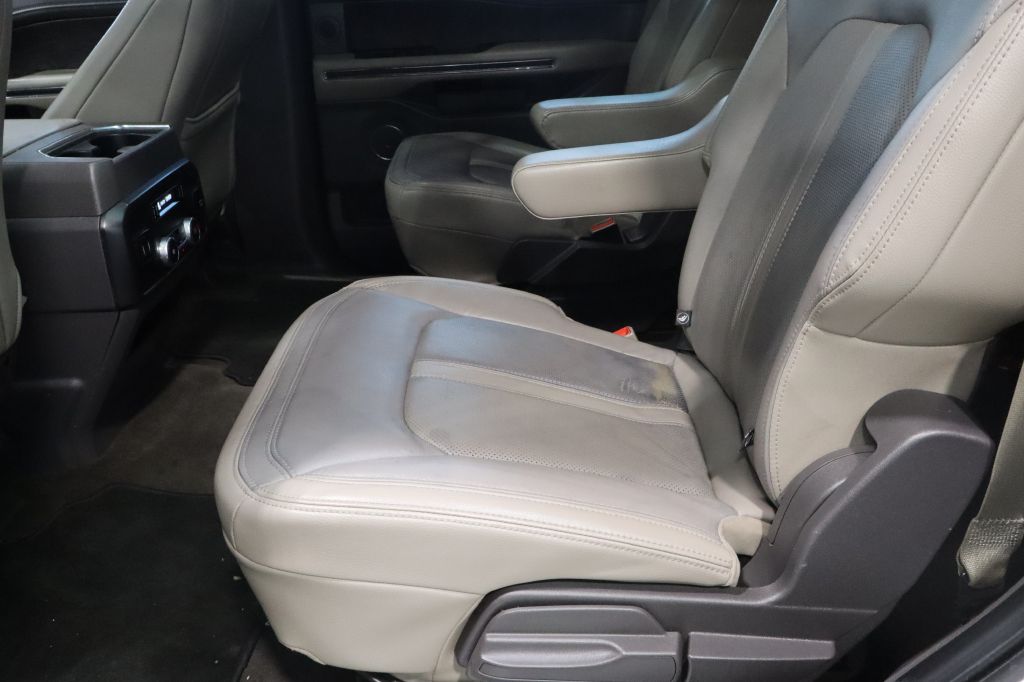 Photo 21 of this FORD EXPEDITION