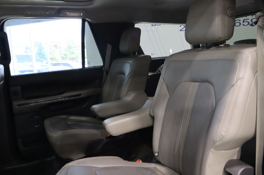 Photo 22 of this FORD EXPEDITION
