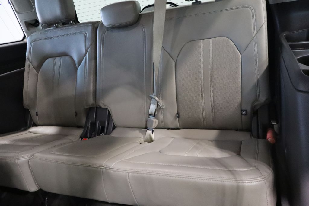 Photo 23 of this FORD EXPEDITION