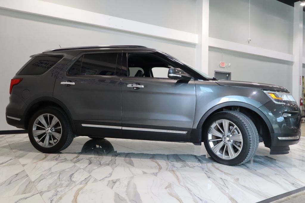 Photo 5 of this FORD EXPLORER