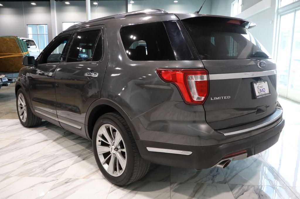 Photo 8 of this FORD EXPLORER