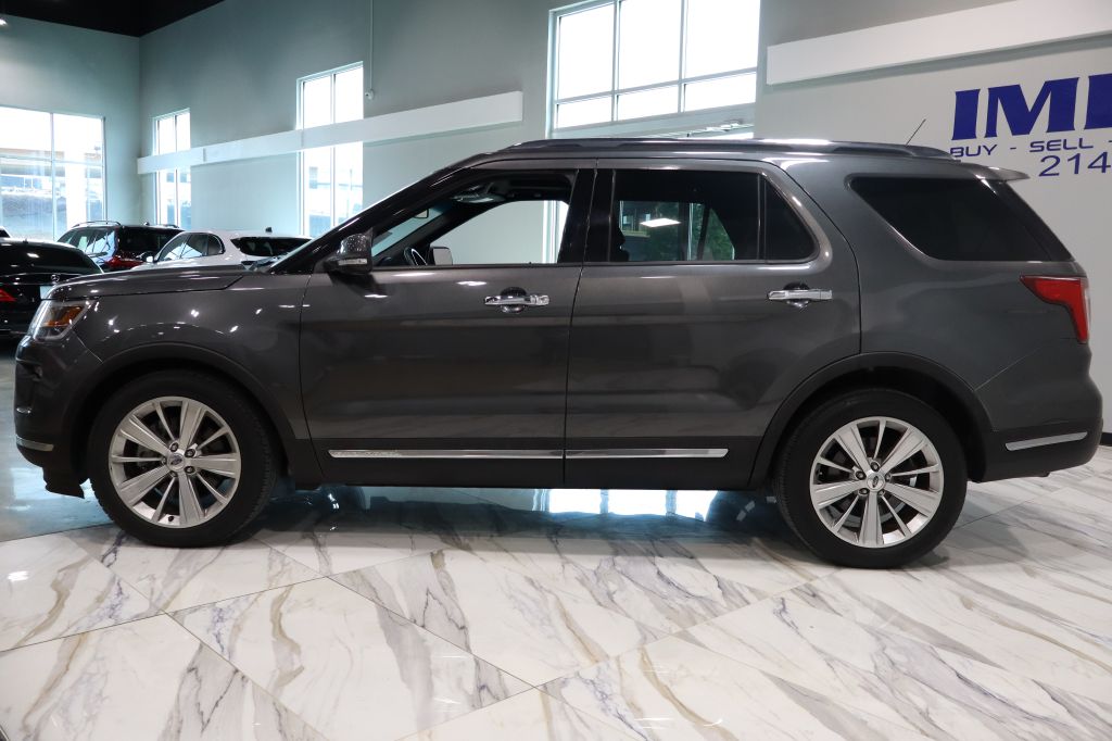 Photo 9 of this FORD EXPLORER