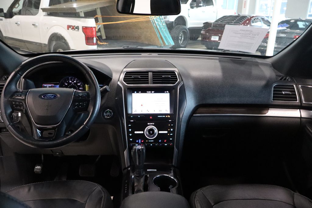 Photo 13 of this FORD EXPLORER