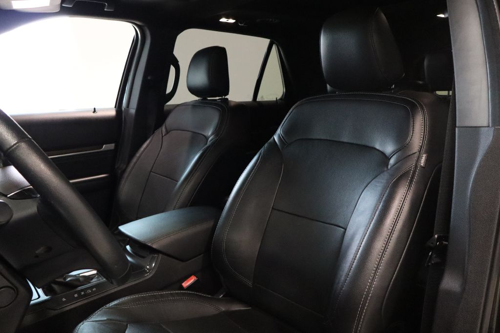Photo 23 of this FORD EXPLORER