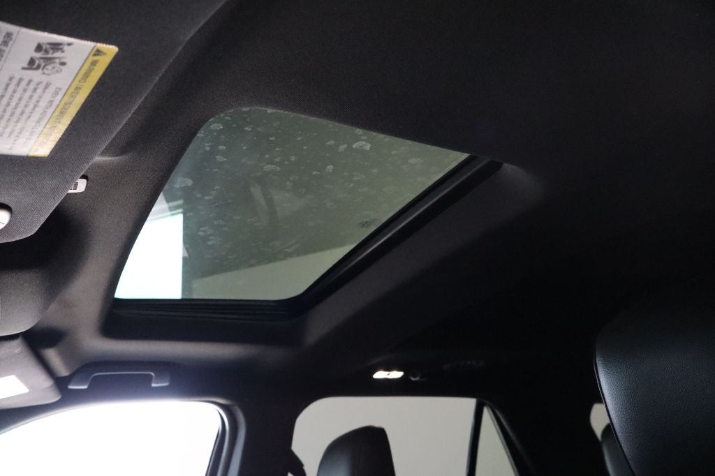 Photo 24 of this FORD EXPLORER