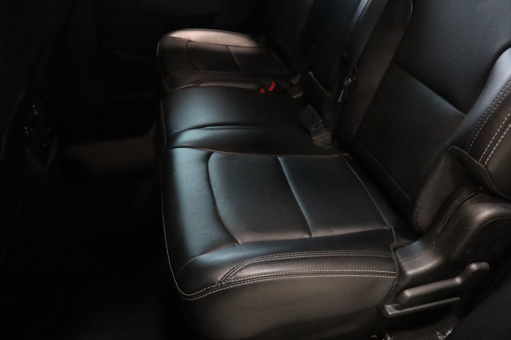 Photo 25 of this FORD EXPLORER